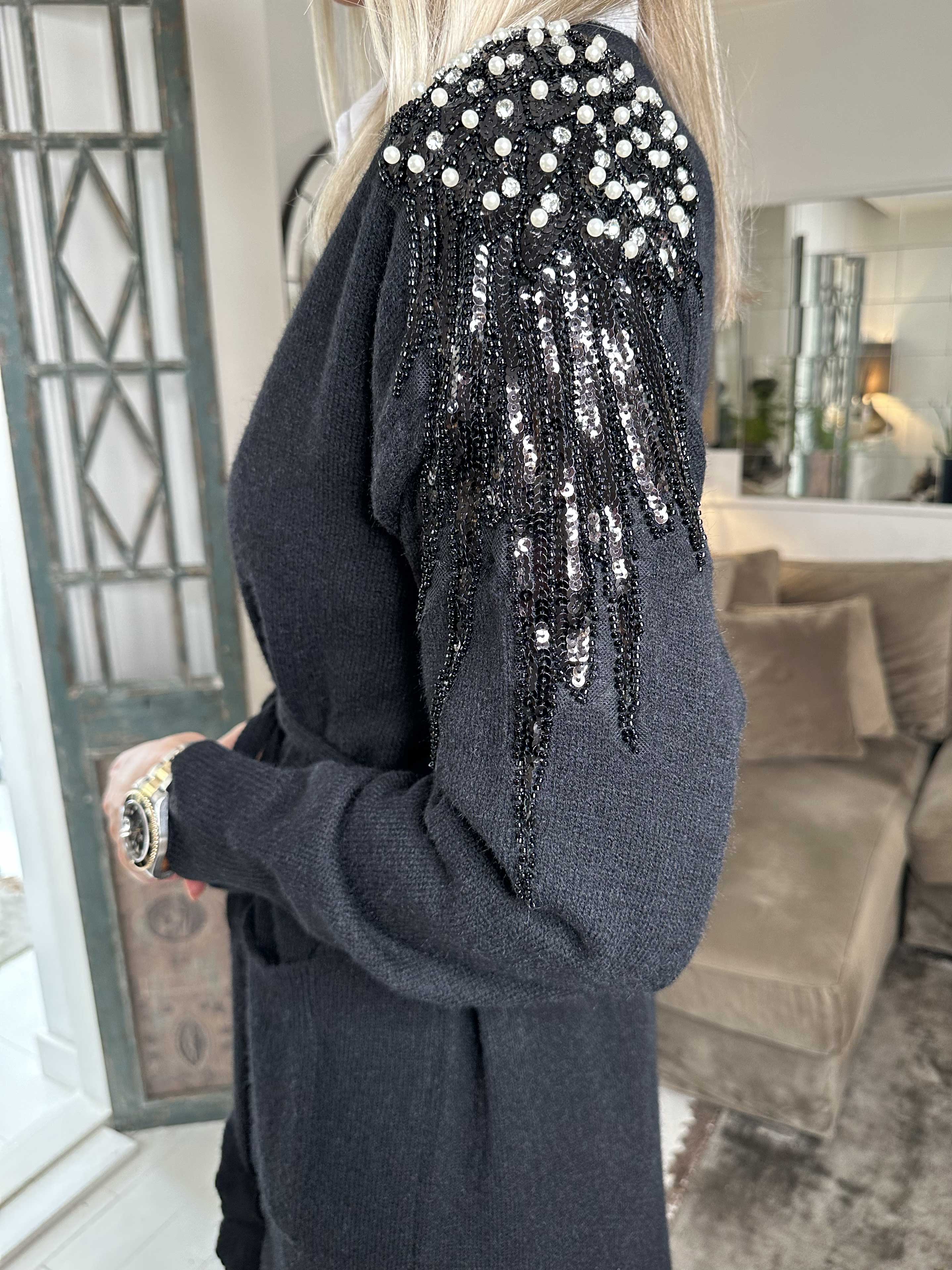 Laila Cardigan - Stickad kofta med paljetter och pärlor på axlarna